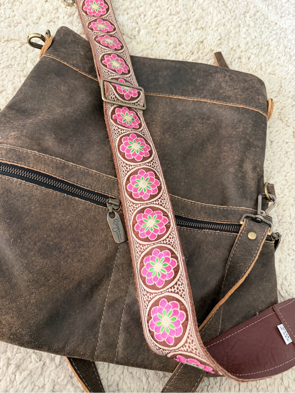 Brynn Capella mini Lauren with daisy guitar strap - Picture 6 of 7